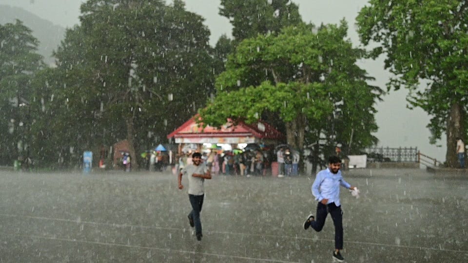 old man died after being swept away in a drain due to cloudburst in Chamba district