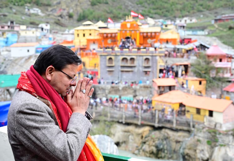 CM Dhami: यात्रा प्रबंधन में खुद मोर्चे पर उतरे धामी, चारों धाम के कपाट खुलने पर मौजूद रहने वाले बने पहले सीएम