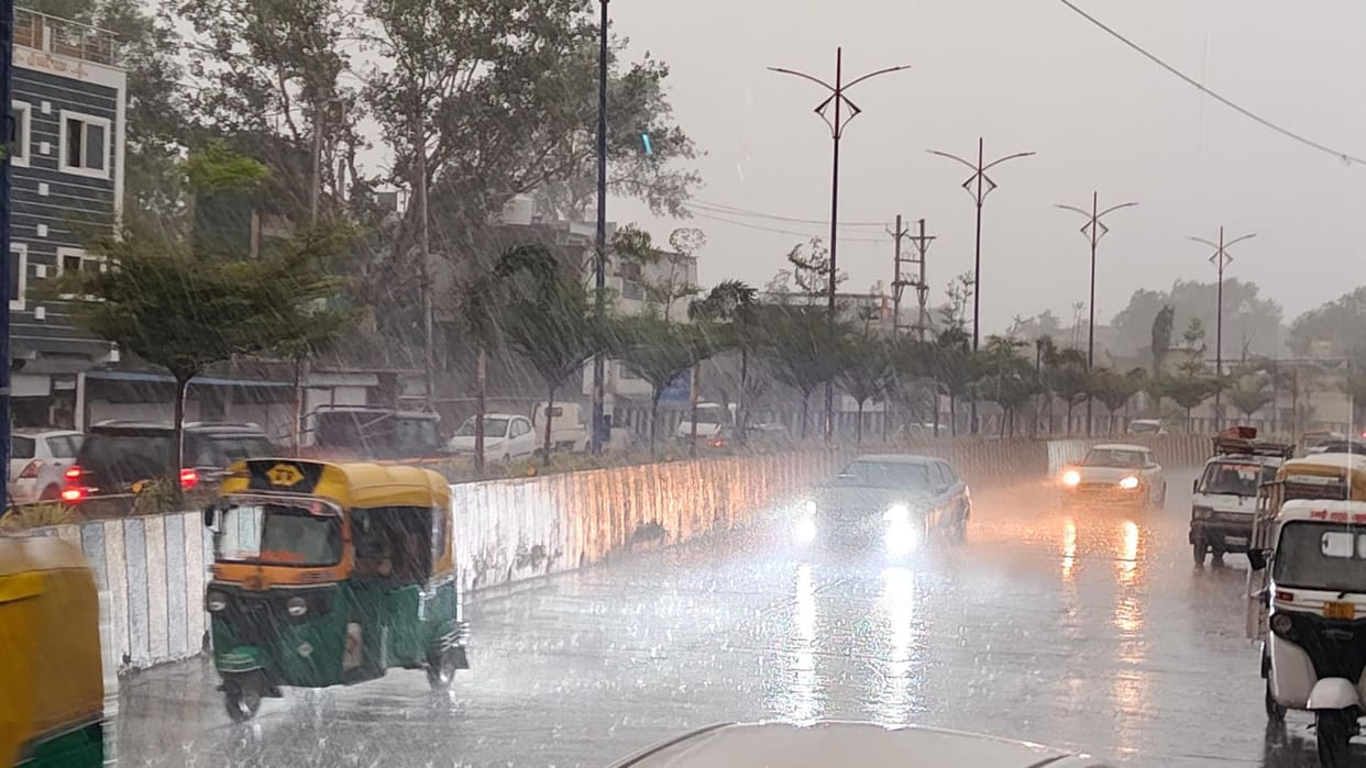 Indore Weather News Heavy Rainfall Alert in MP imd mausam temperature