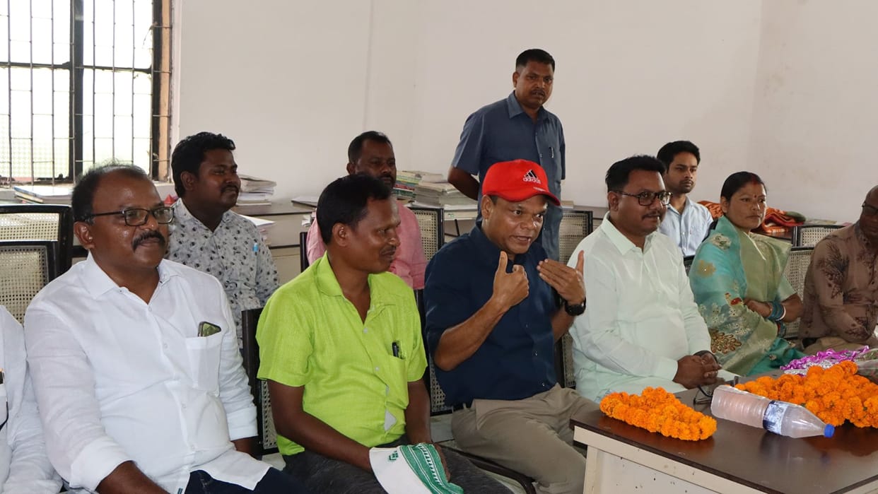 Minister Chamra Linda did a surprise inspection of the tribal college hostel