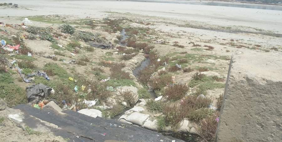 Kanpur 53 million liters of dirty water has been flowing into the Ganges every day for two months