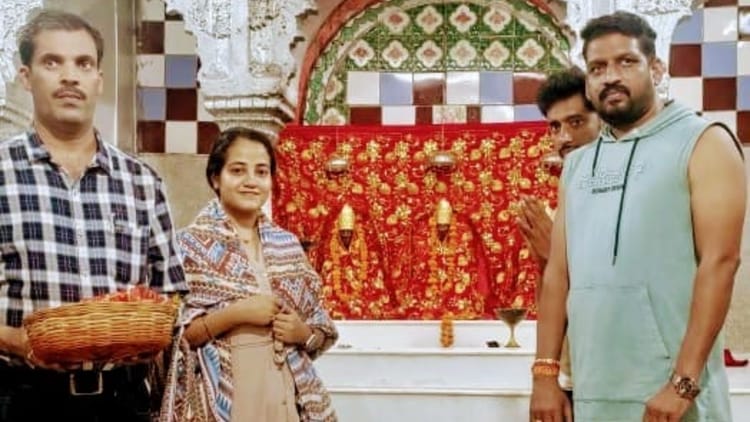 Bihar News: मशहूर गायिका इशरत जहां ने की सूर्य मंदिर में पूजा, पहलगाम आतंकी घटना को लेकर सरकार से उठाई ये मांग