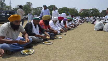 Rakesh Tikait episode: Khaps of UP and Haryana wore turbans, SP and RLD stalwarts seen on one stage