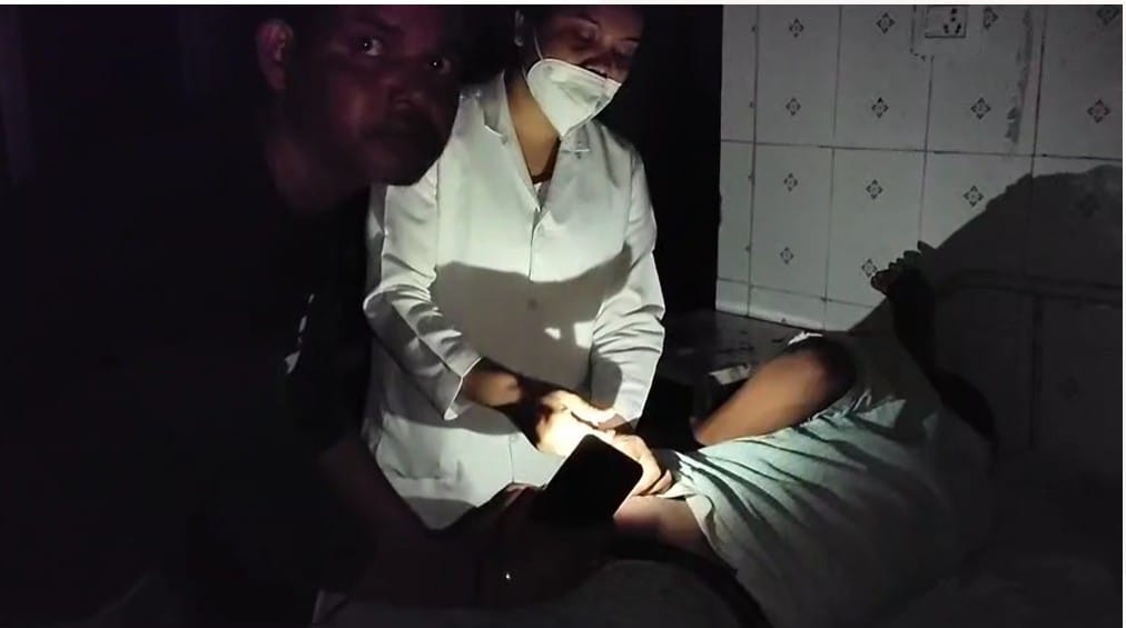 The height of negligence in Chhatarpur hospital; there was no electricity despite two generators
