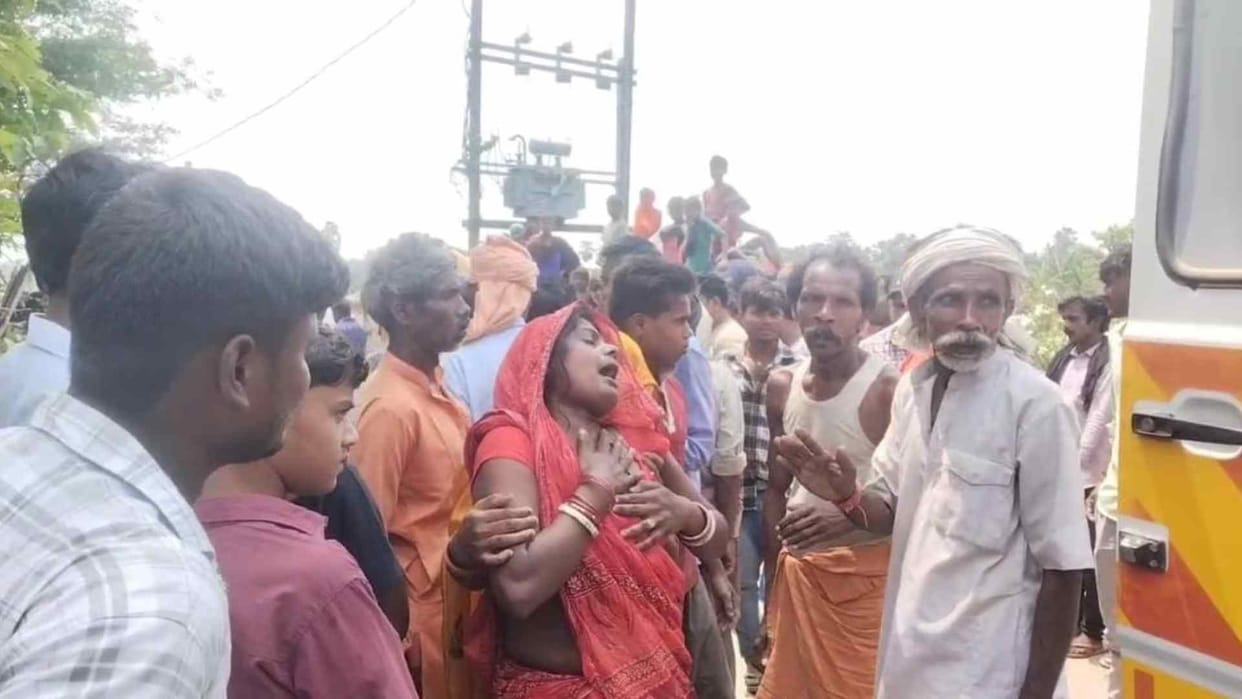 Two teenagers died tragically in a road accident in Sitamarhi
