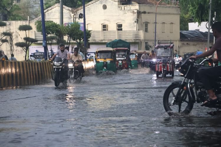 Mp Weather Today: भोपाल समेत कई जिलों में हुई बारिश, शाजापुर, नीमच, सीहोर में गिरे ओले गिरे, 3 दिन रहेगा असर
