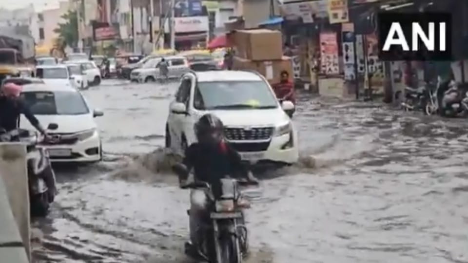 Heavy rain in Zirakpur of Mohali waterlogging and traffic jam Punjab weather update