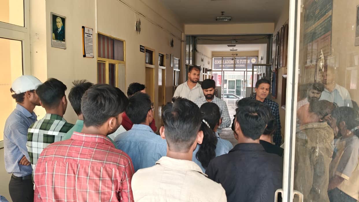Bundelkhand University BSc Paper Out of Syllabus, Students Protest and Boycott the Examination