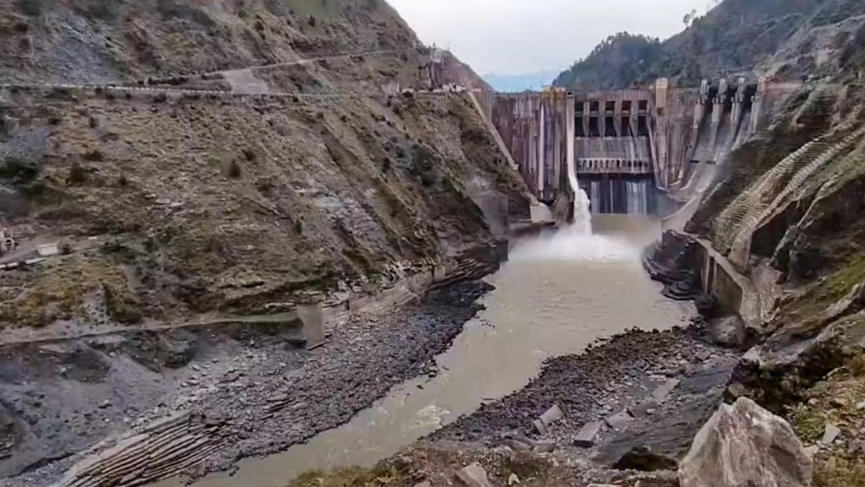 India gave a big blow to Pakistan, issued tender for hydro power project on Chenab