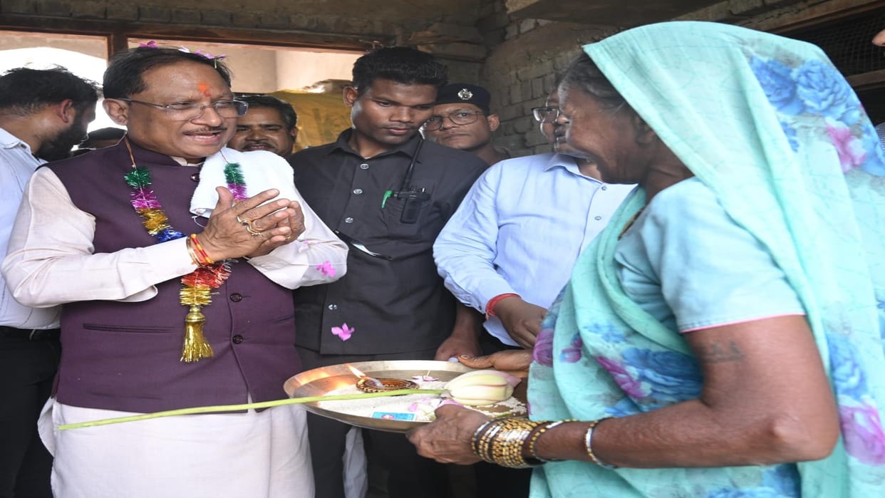 CG Sushasan Tihaar 2025: CM vishnudeo sao visit PMAY beneficiary Sonai Bai house in sakti