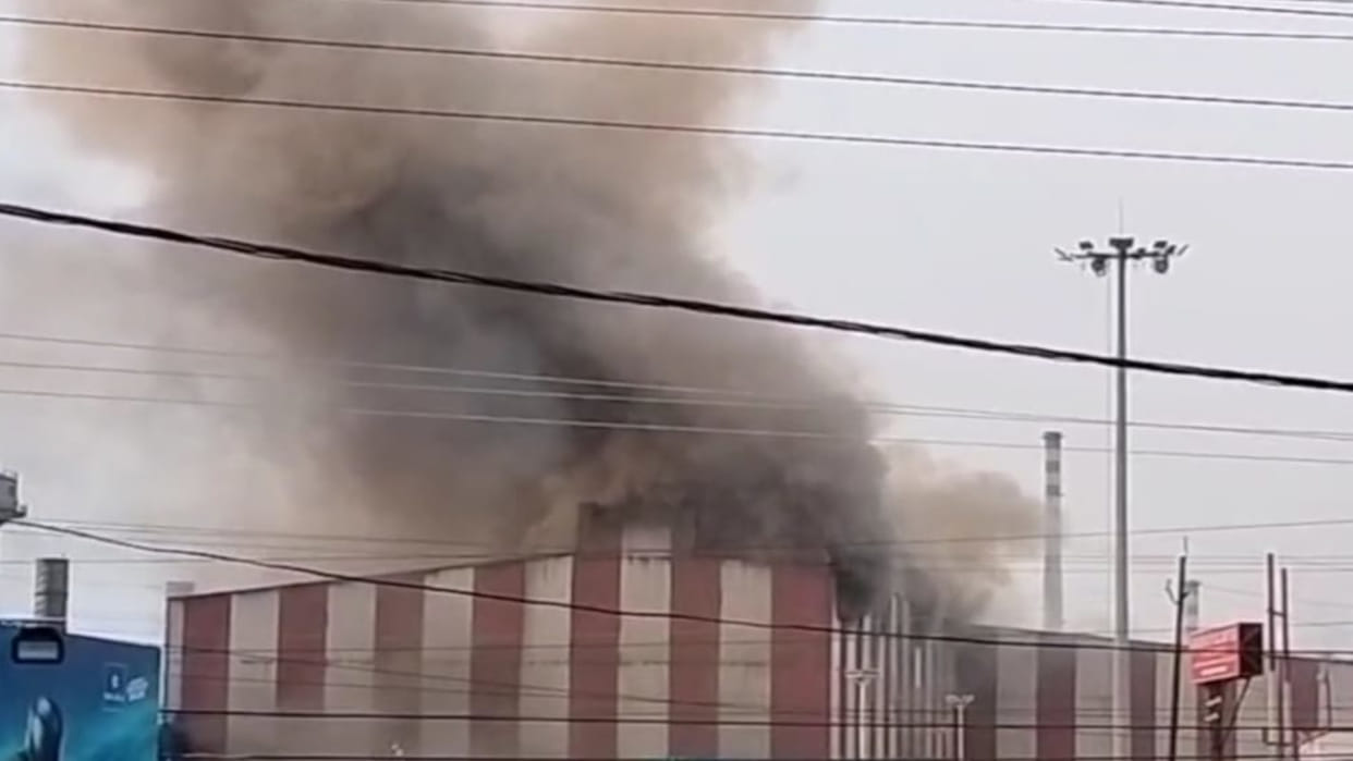 In Gorakhpur gida area,  Explosion in the furnace of Ankur Sariya Factory, one worker burnt