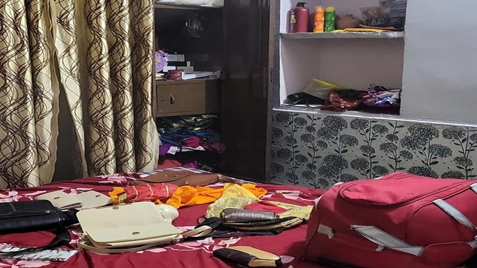Thieves stole cash and jewellery before the wedding