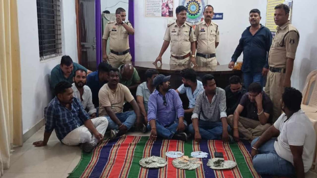 Durg Police has arrested 15 gamblers while gambling