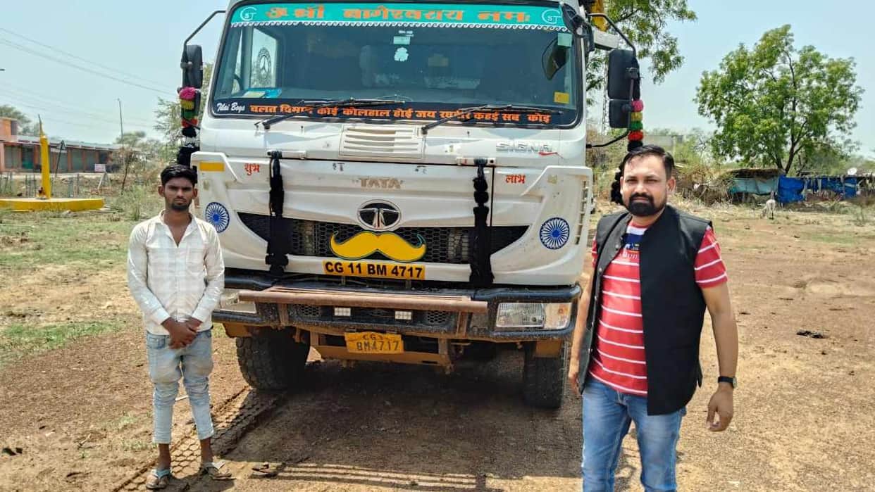 District administration's strictness on illegal sand excavation and transportation in Bhatapara