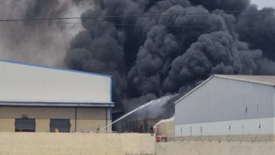 Fire broke out in Bahadurgarh in a warehouse of coolers and swings