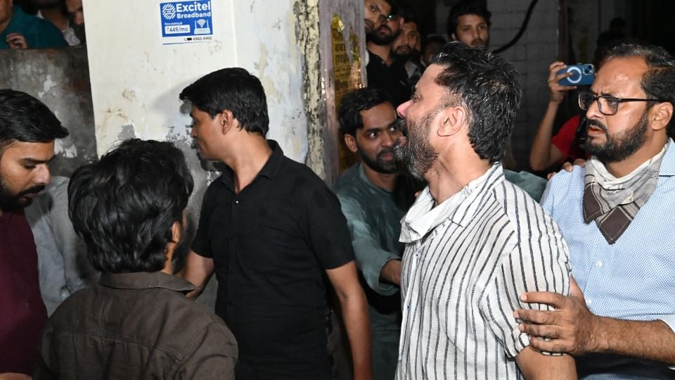 Kanpur Fire Tragedy 5 Killed as Shoe Factory Blaze Engulfs 6-Storey Building in Densely Populated Area