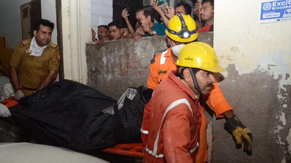 Kanpur Fire Tragedy 5 Killed as Shoe Factory Blaze Engulfs 6-Storey Building in Densely Populated Area