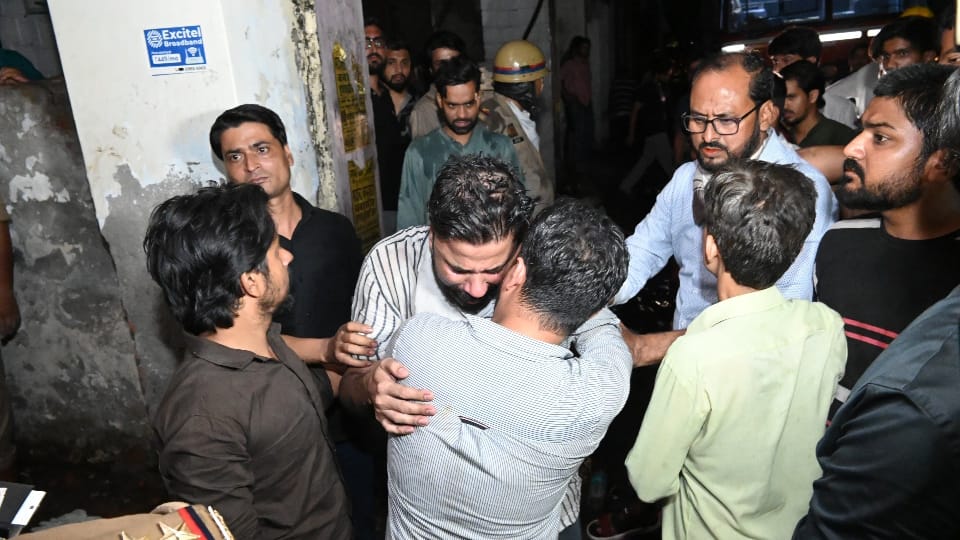 Kanpur Fire Shoes and chemicals were filled up three floors that why fire kept spreading