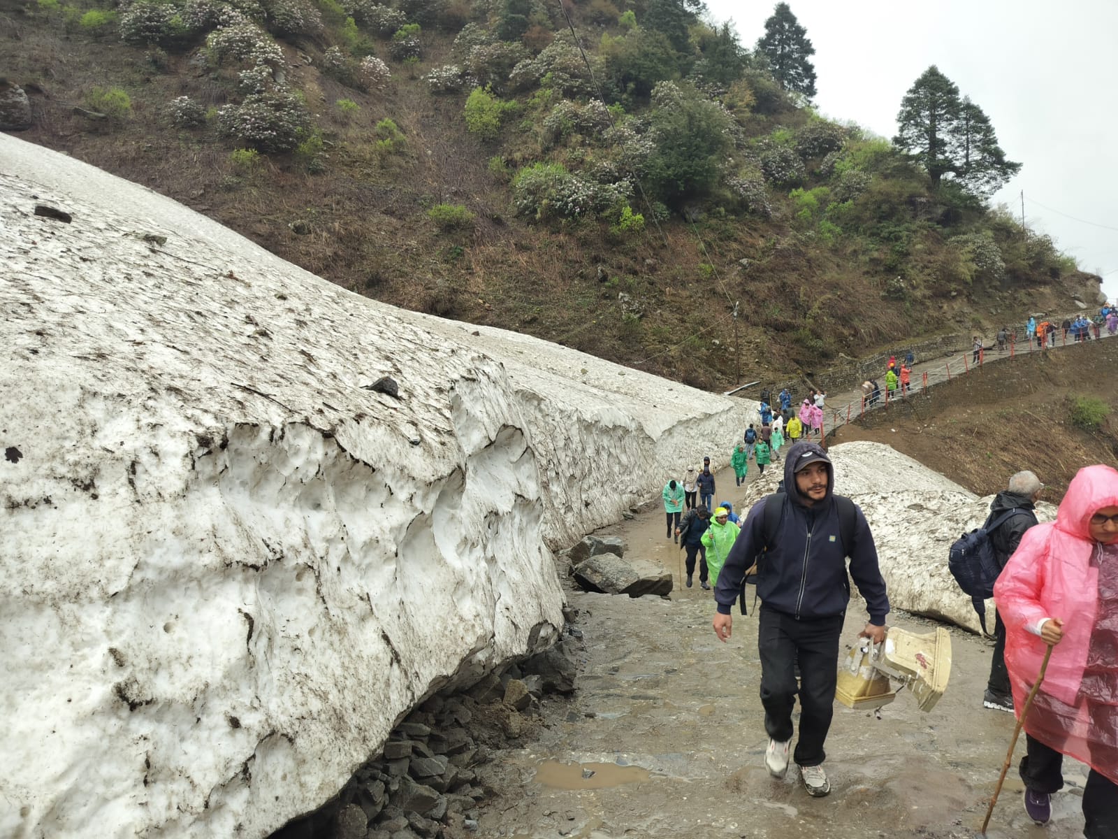 Kedarnath Yatra 2025 Number of visitors Pilgrims crossed one lakh Today in three Days