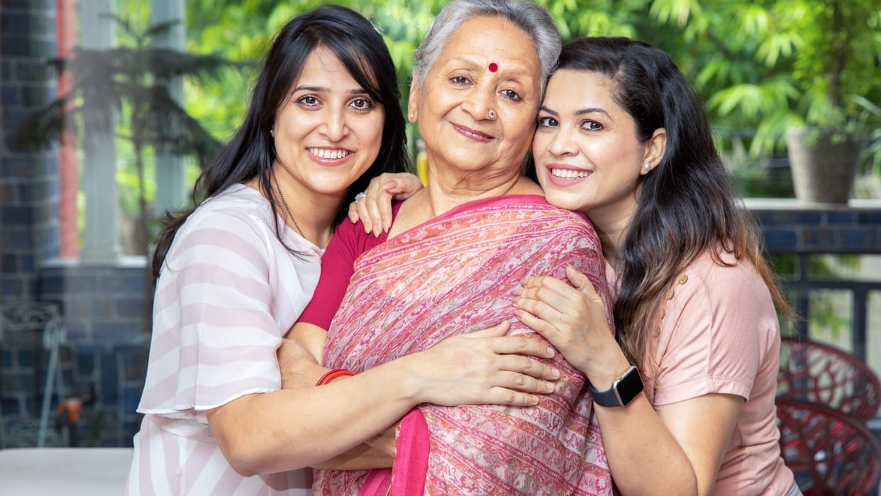 Mothers Day 2025 Latest Trendy Saree to Gift Mom for Royal Look Check Collection
