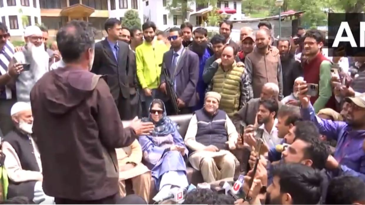 Pahalgam Terror Attack: Mehbooba Mufti visits Pahalgam, directly interacts with the public