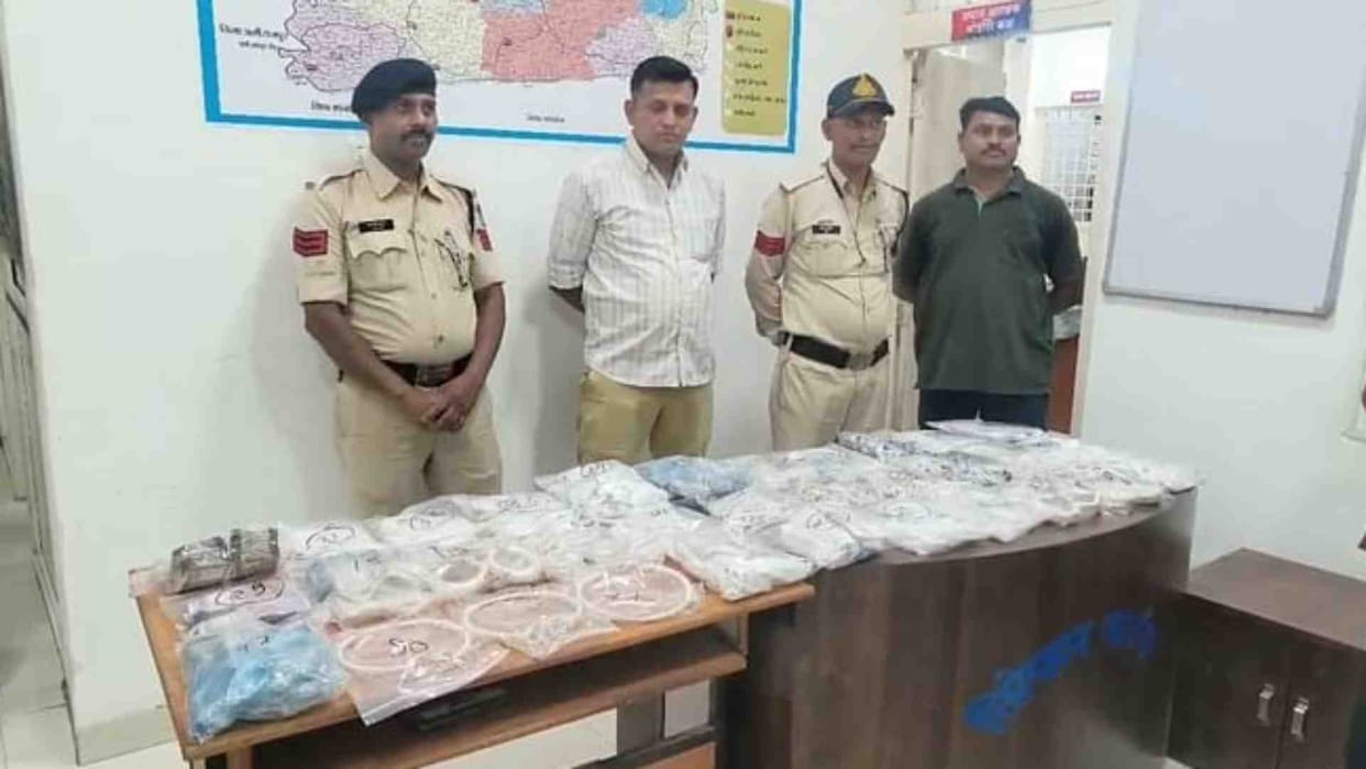 Dhar News: Seven accused arrested for robbing a jeweler's shop at gunpoint