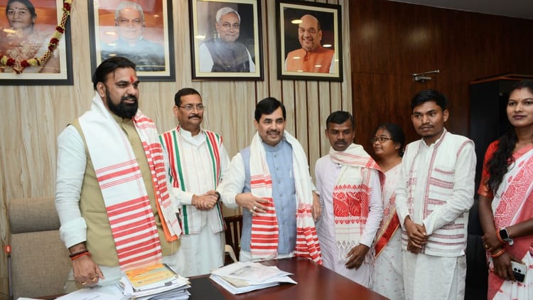 Jharkhand: रोहतासगढ़ किले के सौंदर्यीकरण के लिए डिप्टी CM को सौंपा ज्ञापन, राज्यसभा MP दीपक प्रकाश रहे मौजूद