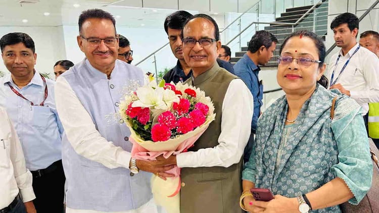 Dehradun: केंद्रीय मंत्री शिवराज सिंह चौहान पहुंचे उत्तराखंड, प्रदेश आगमन पर मंत्री गणेश जोशी ने किया स्वागत