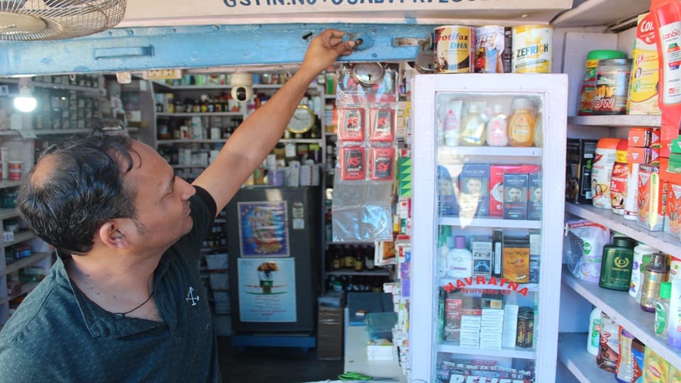 Thieves broke the locks of five shops near the bus stand