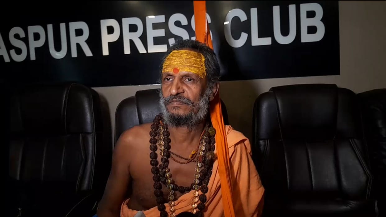 Swami Yadunanand Saraswati linked terrorism with Islam