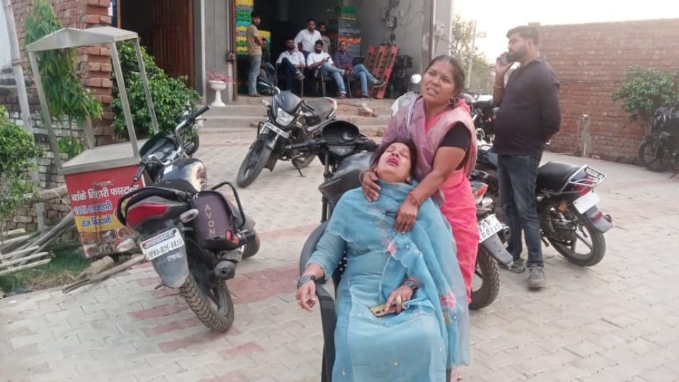 Aligarh love couple suicide full story girl used to go to teacher house to study her mother stopped coaching
