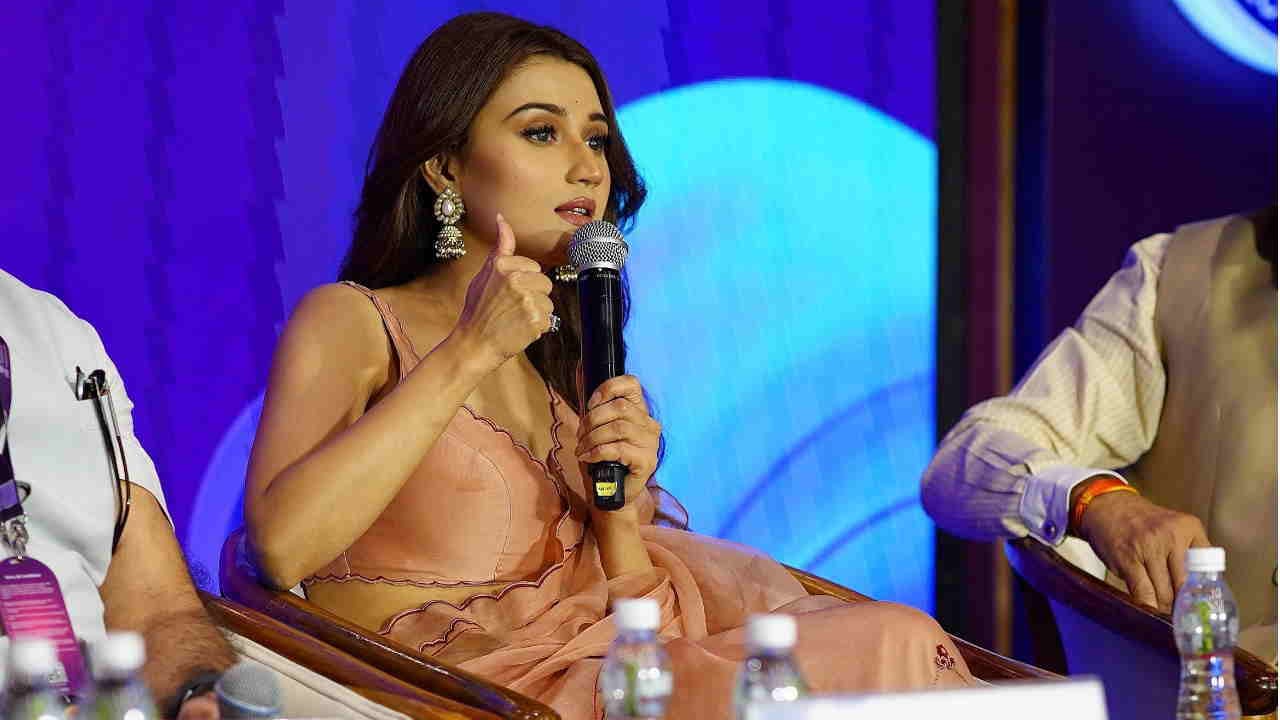 Wave Summit 2025: pm modi inaugurates in mumbai Actress Arushi Nishank said- films promote creative economy