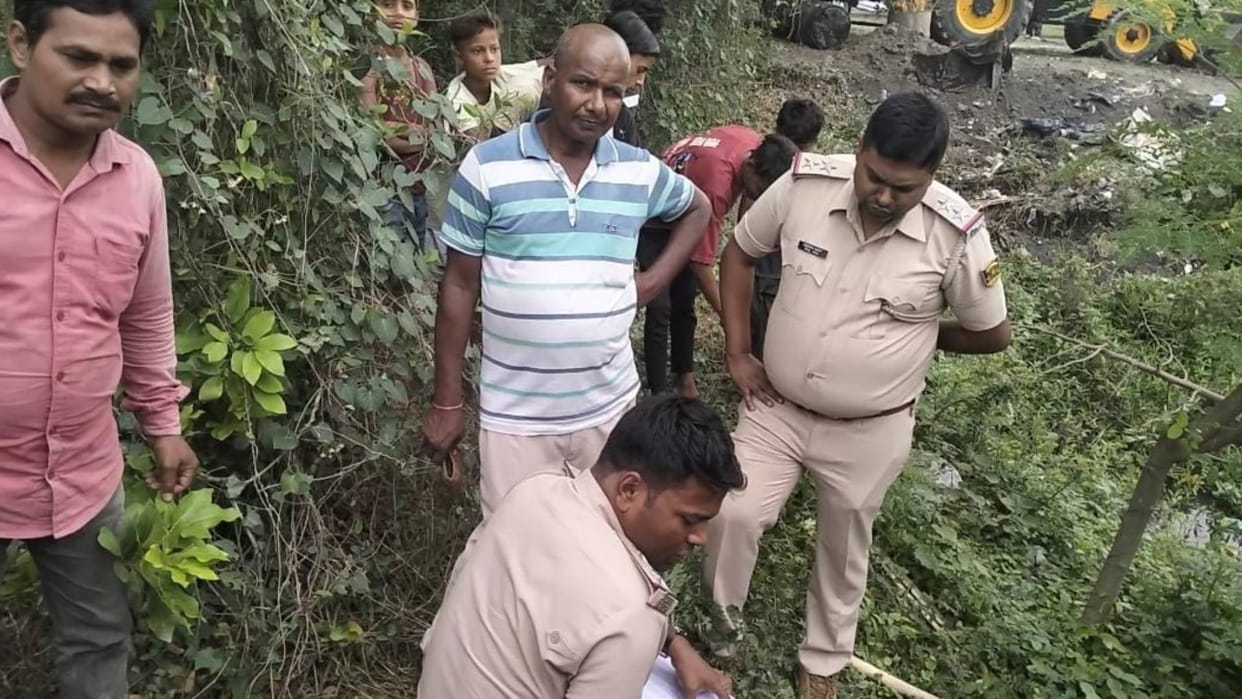Bihar News Body of an unknown youth found in suspicious condition on roadside in Purnia police identification