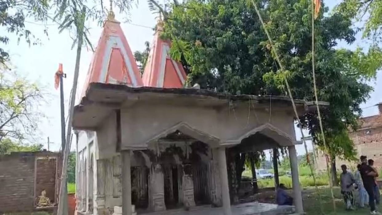 Bihar News Ashtadhatu idols stolen from Ram Janaki temple in Surwal village of Jiradei in Siwan