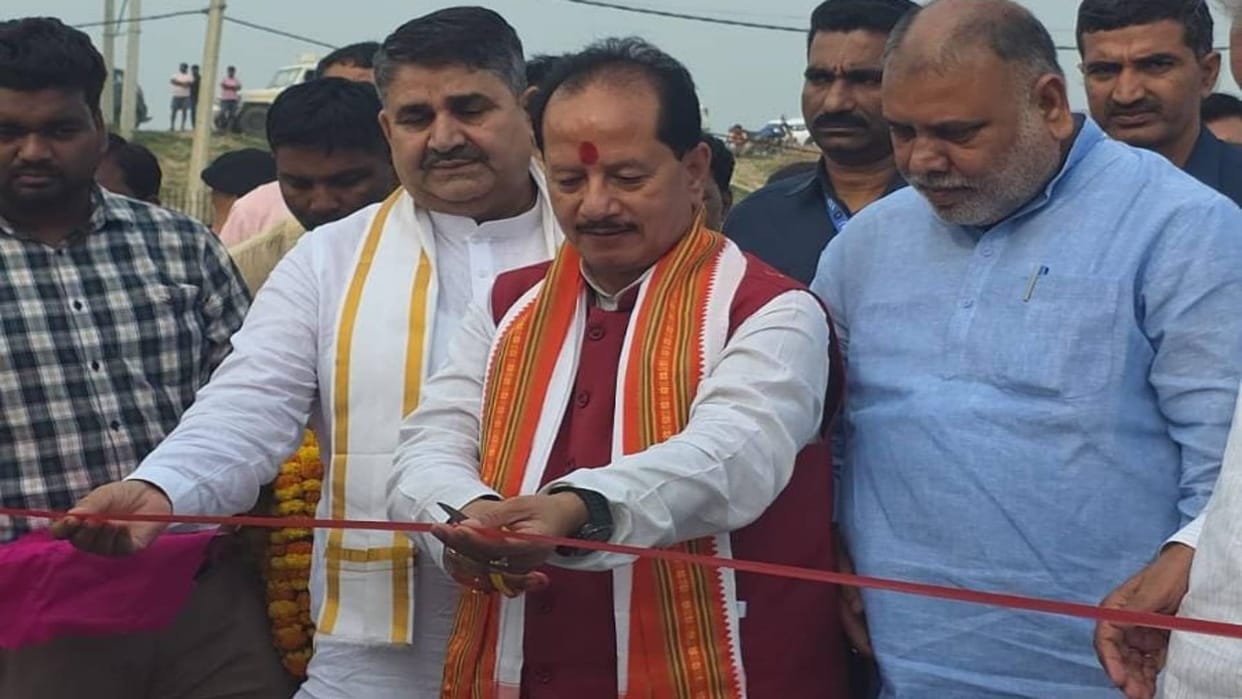 Bihar News Deputy CM Vijay Sinha unveiled life-size statue of Ramvriksh Benipuri in Muzaffarpur