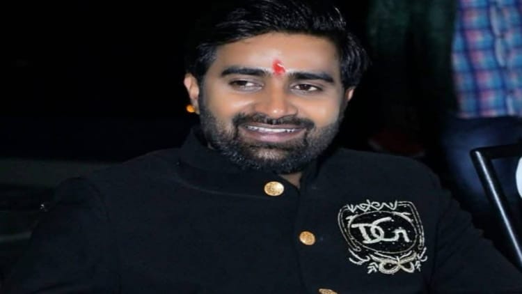 Bihar Police Raid: मेयर के घर मिला नागालैंड का हथियार, रात भर चली रेड में पुलिस ने कोना-कोना छान मारा