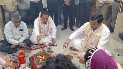 Meerut: Photo of Siwalkhas MLA Haji Ghulam Mohammad offering havan goes viral, news of conversion spread
