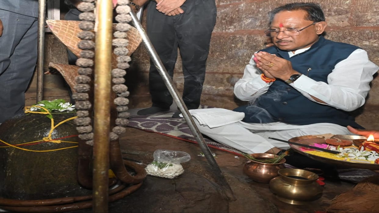CM Sai reached Bemetara district on second day of surprise inspection, visited ancient Shiv and Hanuman temple