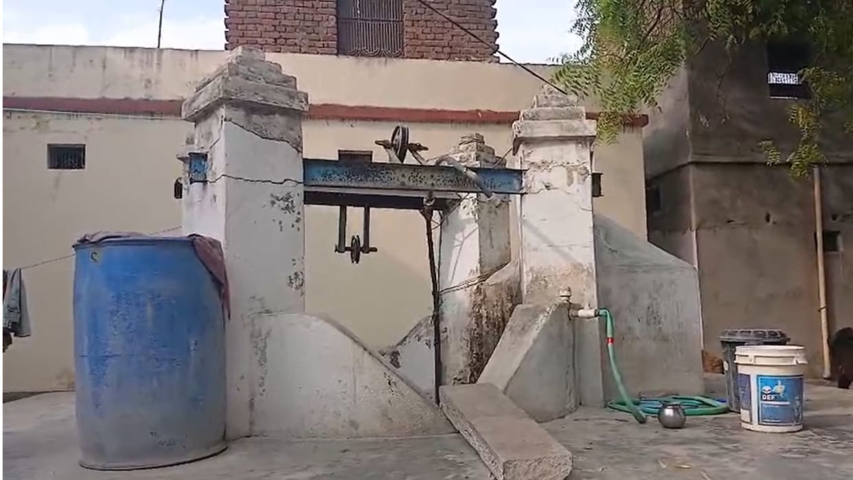 Husband and wife jumped into the well there was a stir