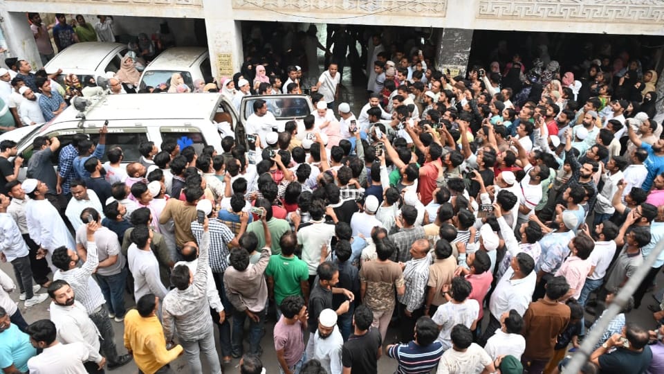 kanpur family fire incident When the ashes cooled down fire brigade left and house was locked