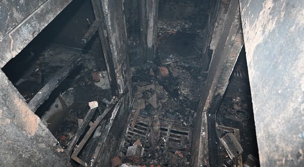 Kanpur fire Fire on ground floor and stairs to roof were locked  couple and three daughters were 100% burnt