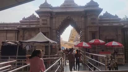 Varanasi News today Morari Bapu statue was cremated student at BHU infected with corona