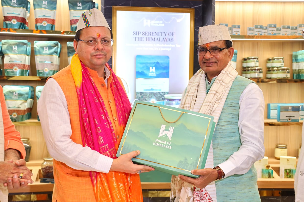 Union Agriculture Minister inaugurated  House of Himalayas store at Dehradun airport