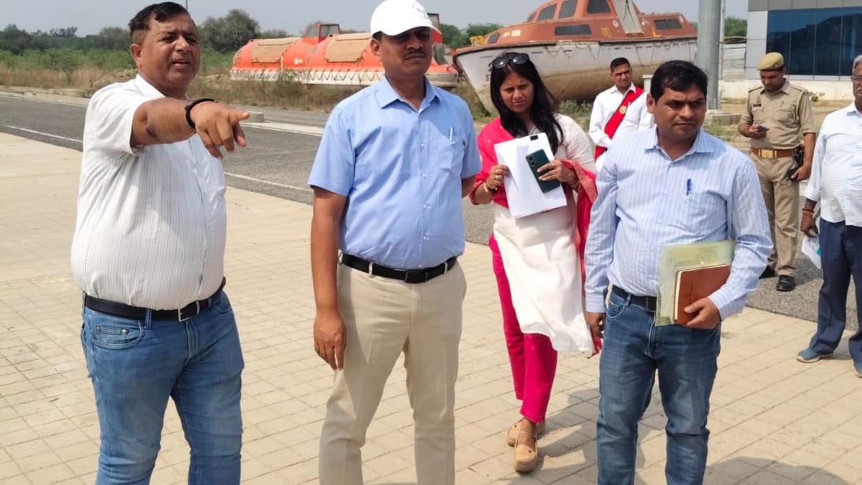 Complete necessary work of Ganjari Stadium before rains in varanasi Commissioner inspected gave instructions