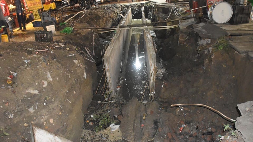 Moradabad: Drain collapsed in light rain, government summoned the report, project is being prepared with 25 cr