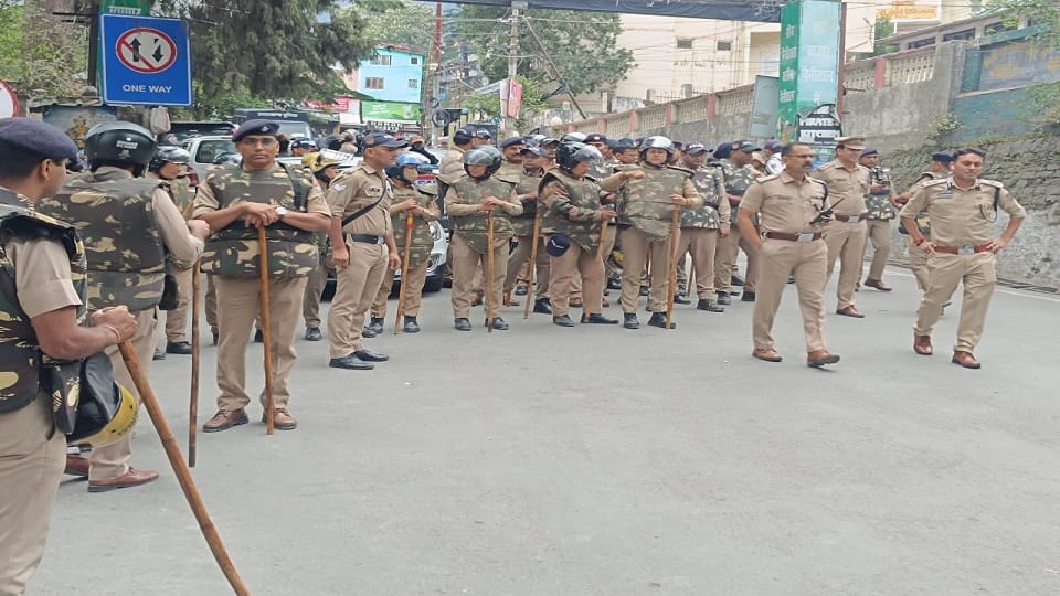Protests continue after the incident of misdeed of a girl in Nainital