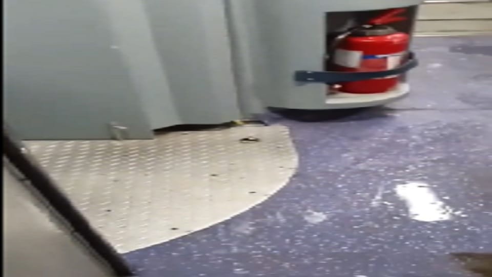 Rain in AC Coach! Roof Leaks Floor Floods Passengers Mock Railways' 'World-Class' Claim