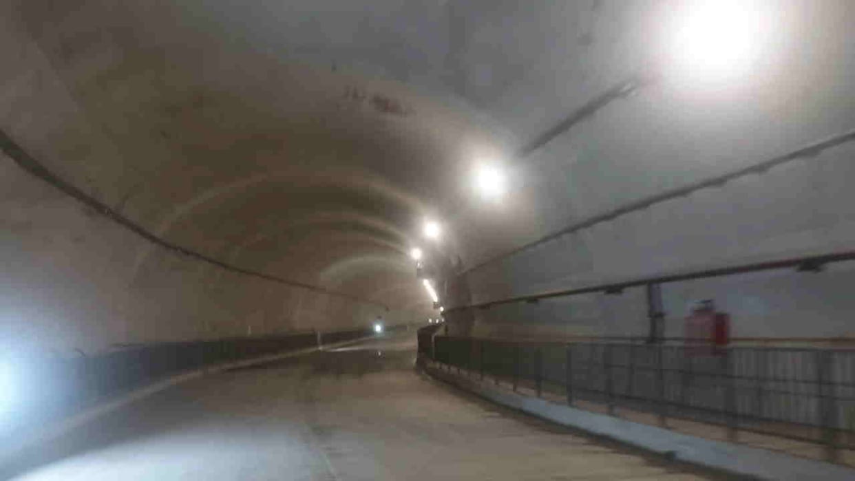 Movement started through 900 meter long tunnel connect Gaurikund and Badrinath Highway Chardham Yatra 2025