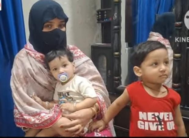 Sana from sardhana Meerut sent back from border, Two Child to stay with father in Pakistan