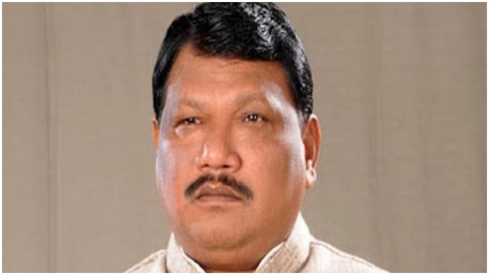 The Union Minister was unable to board the train as it was running